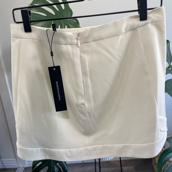 BCBG MaxAzria Overlay Mini Skirt Gardenia - Picture 4 of 7